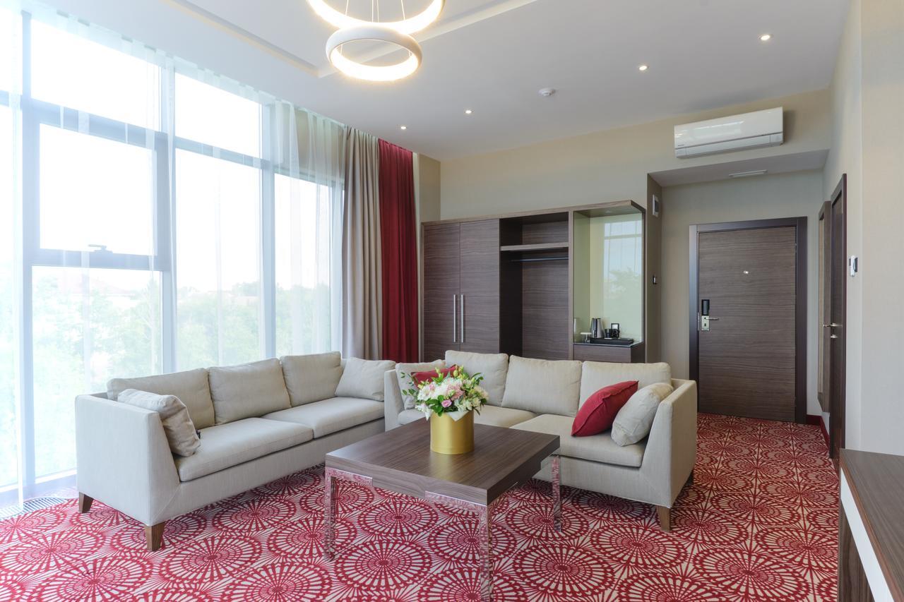 Hotel Senator 卡拉甘达 外观 照片