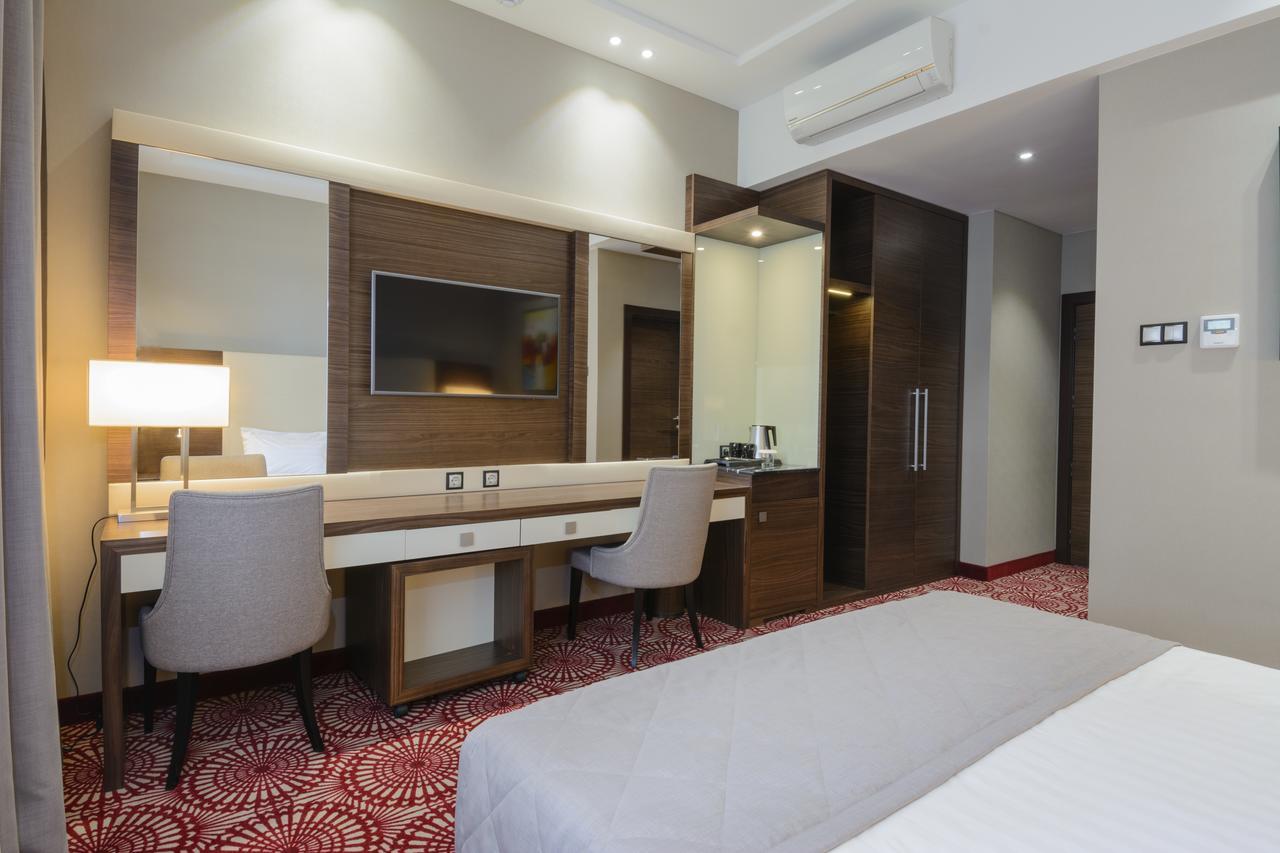 Hotel Senator 卡拉甘达 外观 照片