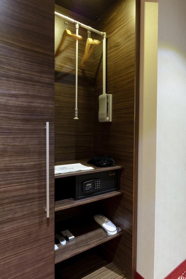 Hotel Senator 卡拉甘达 外观 照片