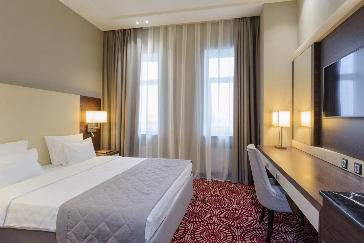 Hotel Senator 卡拉甘达 外观 照片