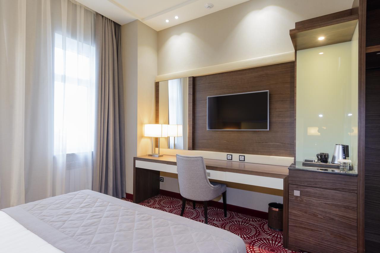 Hotel Senator 卡拉甘达 外观 照片