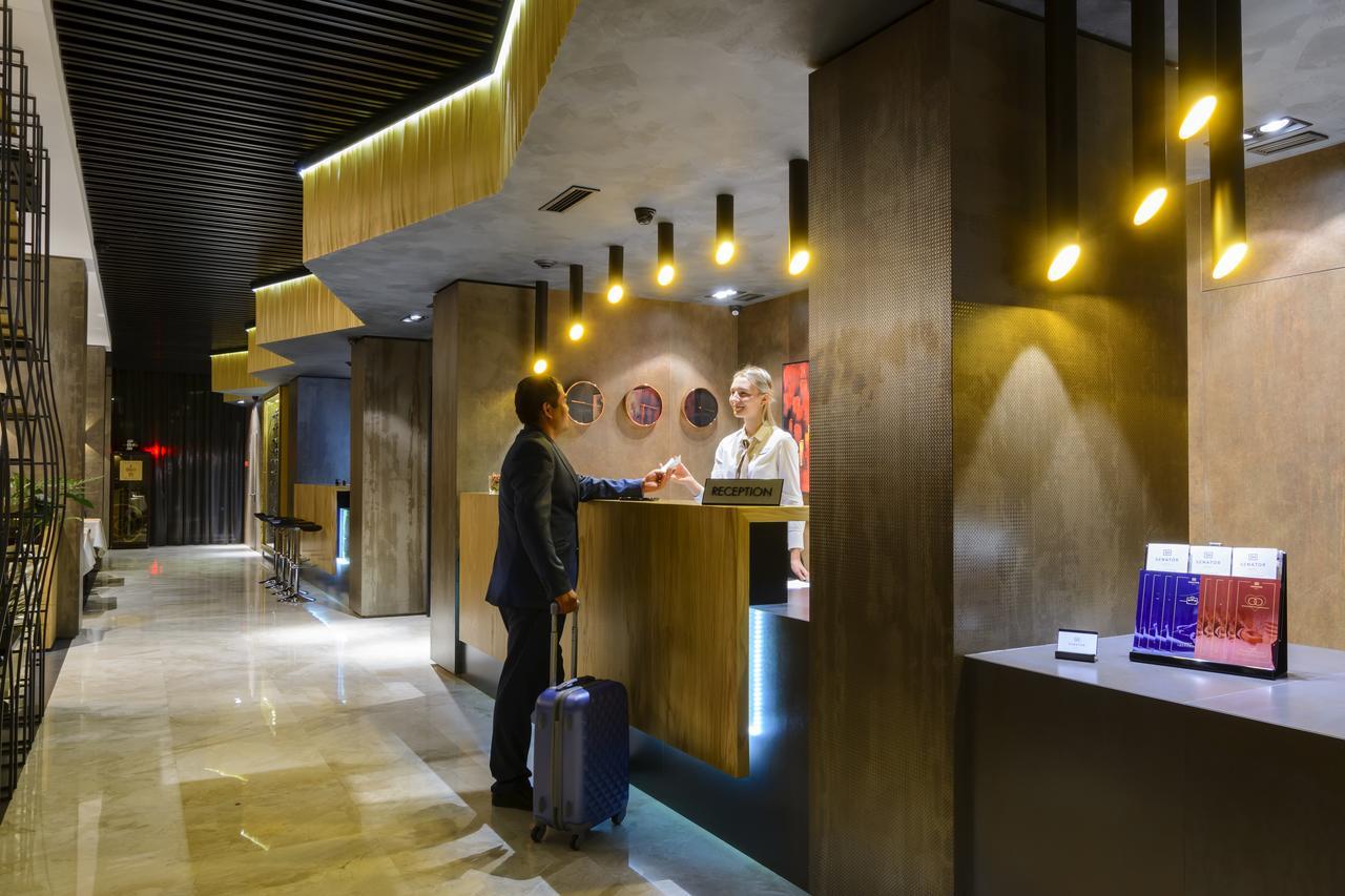 Hotel Senator 卡拉甘达 外观 照片
