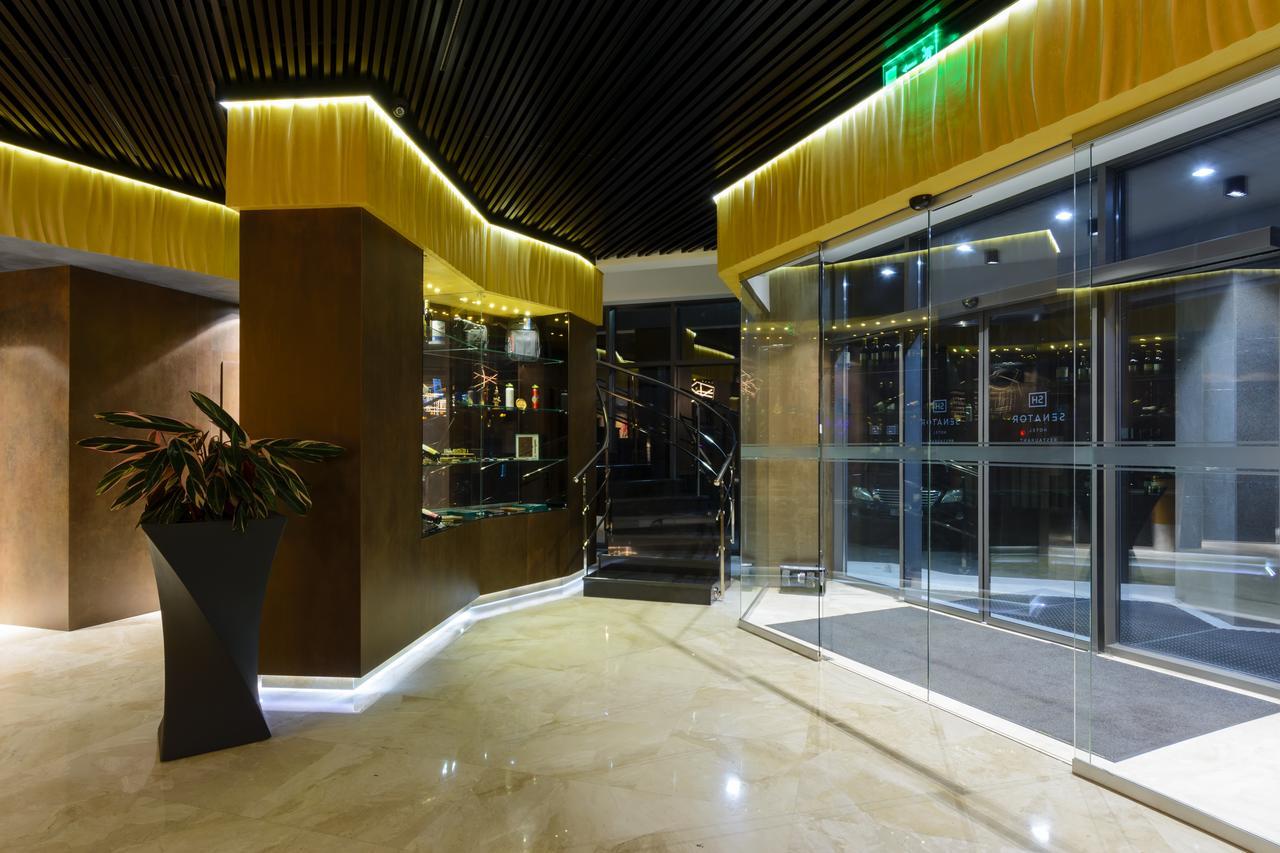 Hotel Senator 卡拉甘达 外观 照片